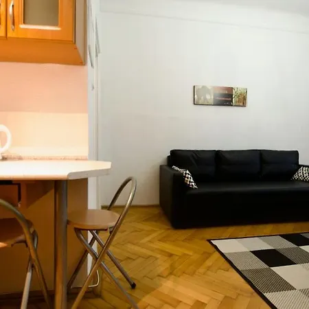 Apartment Standard By Hi5- Aranykez *