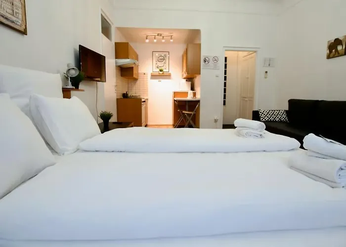 Standard By Hi5- Aranykez *