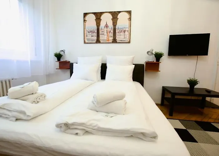 Standard By Hi5- Aranykez Apartament Budapesta